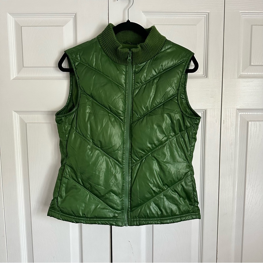 Old Navy Vest Womens Medium Green Quilted Puffer Fleece Lined Zip Mock Neck Fall